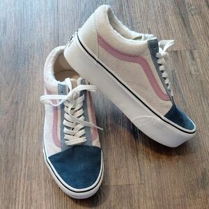 Vans ~ Women’s Size 9 ~ Low-top Suede, Platform Sneakers